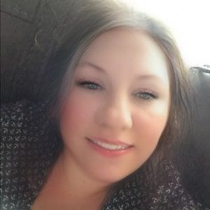 Meet your Posher, Carla